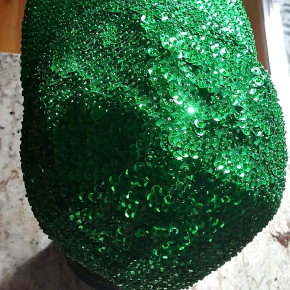 Green sequin caps (2) great for St.Patrck's Day! - Picture 4 of 6